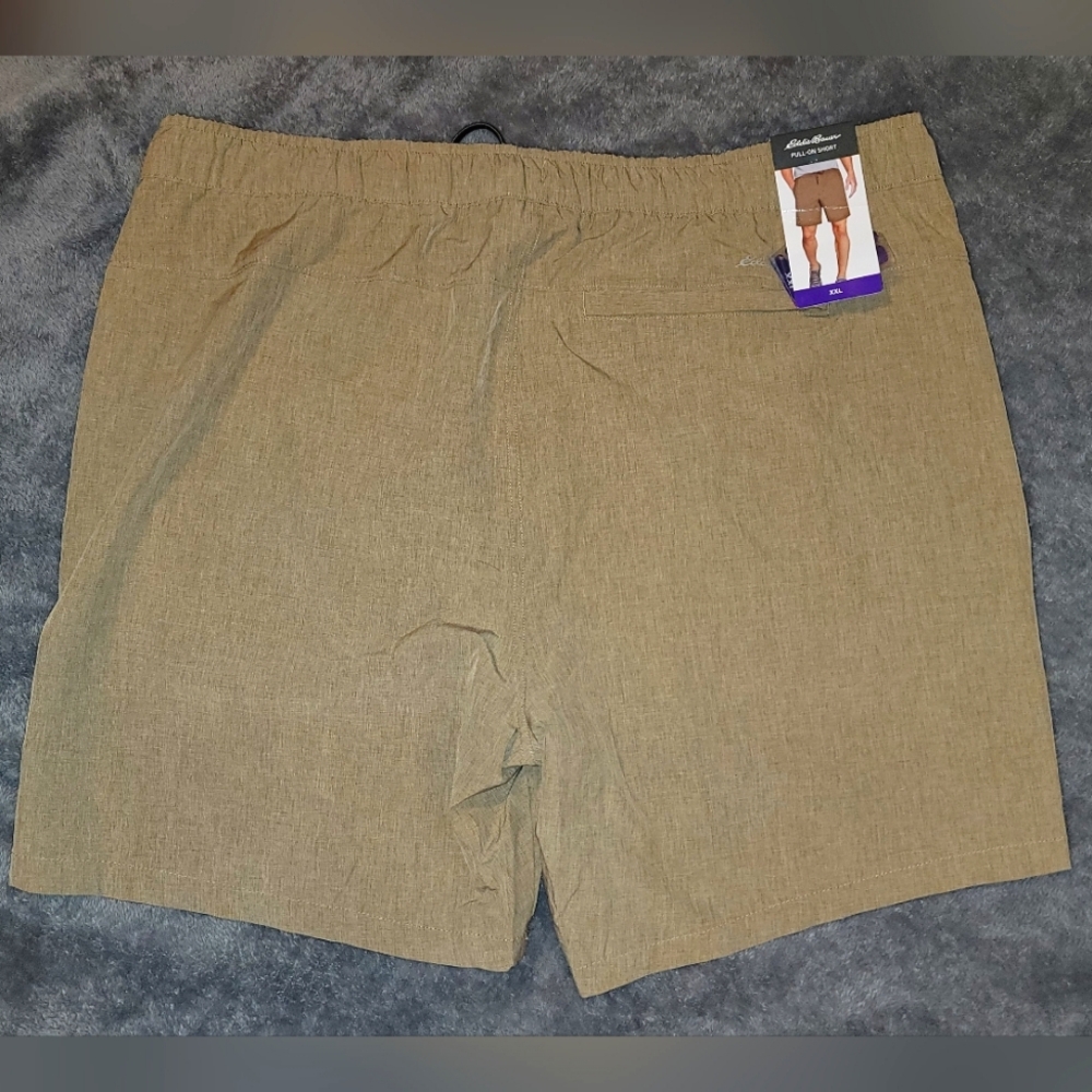 NWT Mens Eddie Bauer Khaki Shorts